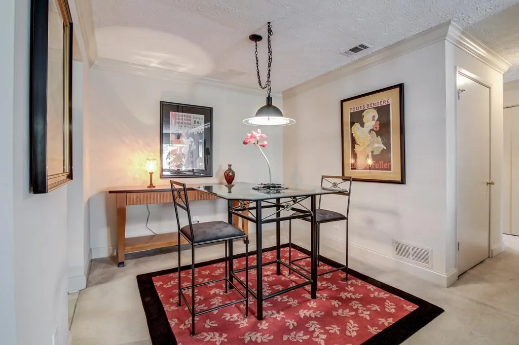 6800 Glenridge Drive Unit 6808f, Sandy Springs, Georgia 30328, 2 Bedrooms Bedrooms, ,2 BathroomsBathrooms,Residential,Sold,6800 Glenridge Drive Unit 6808f,5766803