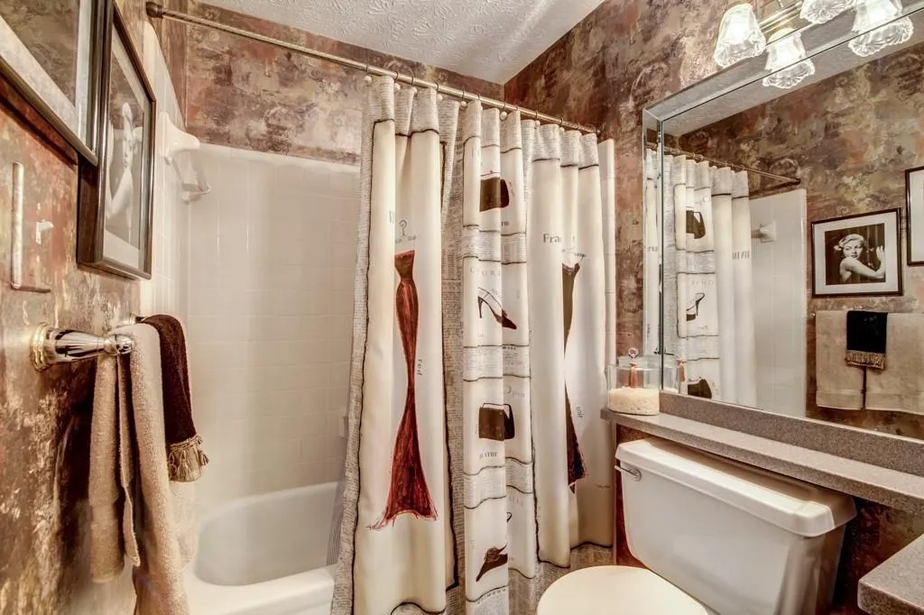 6800 Glenridge Drive Unit 6808f, Sandy Springs, Georgia 30328, 2 Bedrooms Bedrooms, ,2 BathroomsBathrooms,Residential,Sold,6800 Glenridge Drive Unit 6808f,5766803