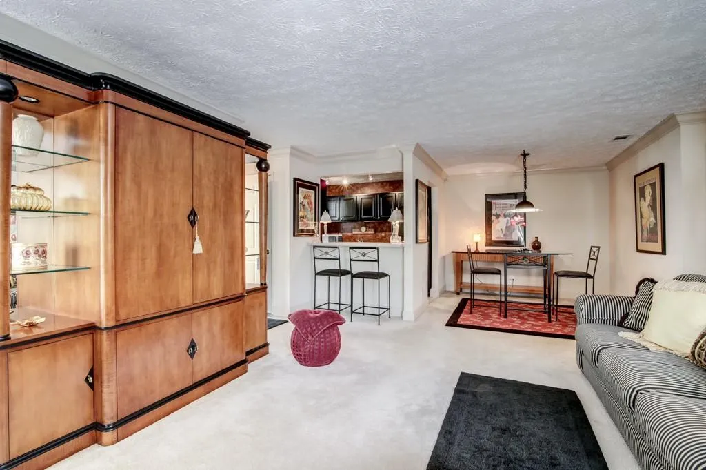 6800 Glenridge Drive Unit 6808f, Sandy Springs, Georgia 30328, 2 Bedrooms Bedrooms, ,2 BathroomsBathrooms,Residential,Sold,6800 Glenridge Drive Unit 6808f,5766803