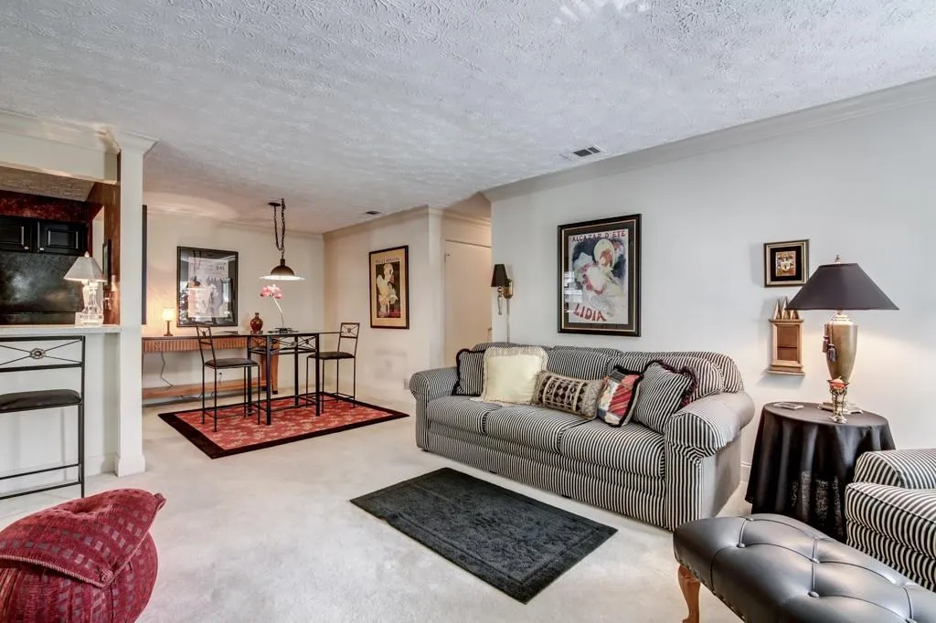 6800 Glenridge Drive Unit 6808f, Sandy Springs, Georgia 30328, 2 Bedrooms Bedrooms, ,2 BathroomsBathrooms,Residential,Sold,6800 Glenridge Drive Unit 6808f,5766803