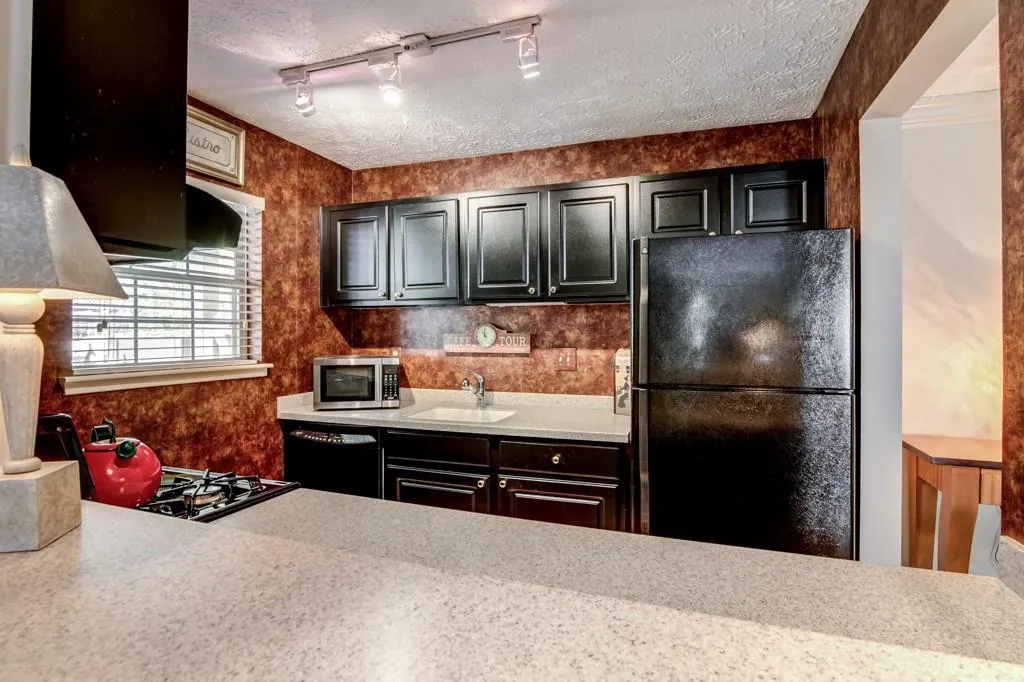 6800 Glenridge Drive Unit 6808f, Sandy Springs, Georgia 30328, 2 Bedrooms Bedrooms, ,2 BathroomsBathrooms,Residential,Sold,6800 Glenridge Drive Unit 6808f,5766803