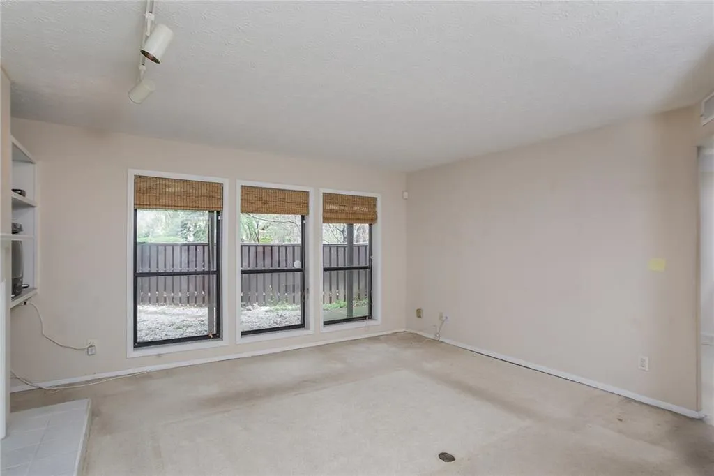 103 River Run Drive, Sandy Springs, Georgia 30350, 2 Bedrooms Bedrooms, ,2 BathroomsBathrooms,Residential,Sold,103 River Run Drive,5825395