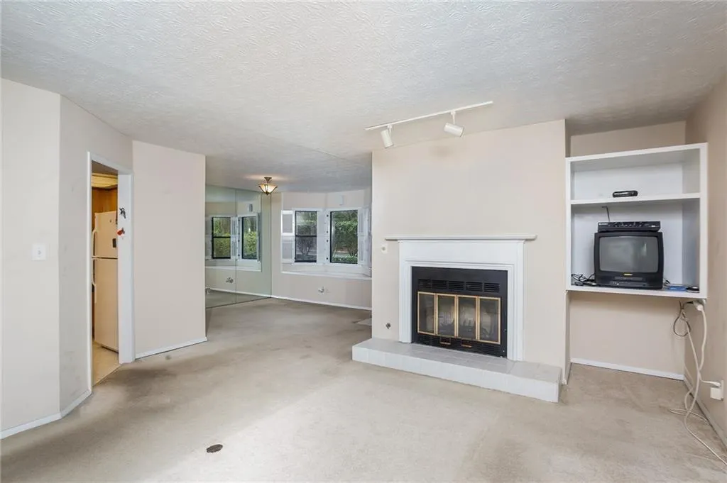 103 River Run Drive, Sandy Springs, Georgia 30350, 2 Bedrooms Bedrooms, ,2 BathroomsBathrooms,Residential,Sold,103 River Run Drive,5825395