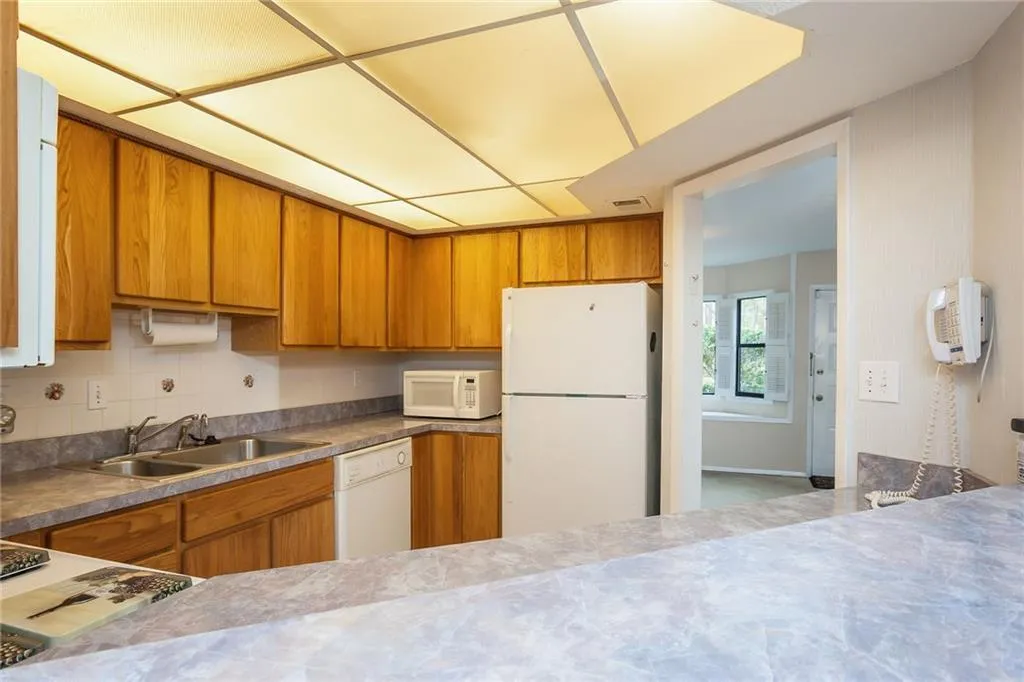 103 River Run Drive, Sandy Springs, Georgia 30350, 2 Bedrooms Bedrooms, ,2 BathroomsBathrooms,Residential,Sold,103 River Run Drive,5825395