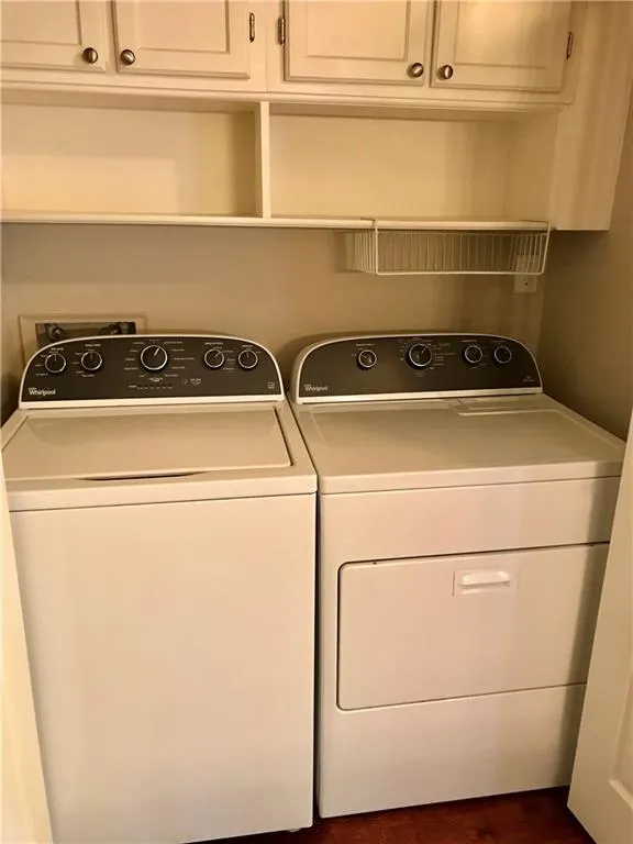 6520 Roswell Road Unit 73, Atlanta, Georgia 30328, 3 Bedrooms Bedrooms, ,2 BathroomsBathrooms,Residential,Sold,6520 Roswell Road Unit 73,6080214