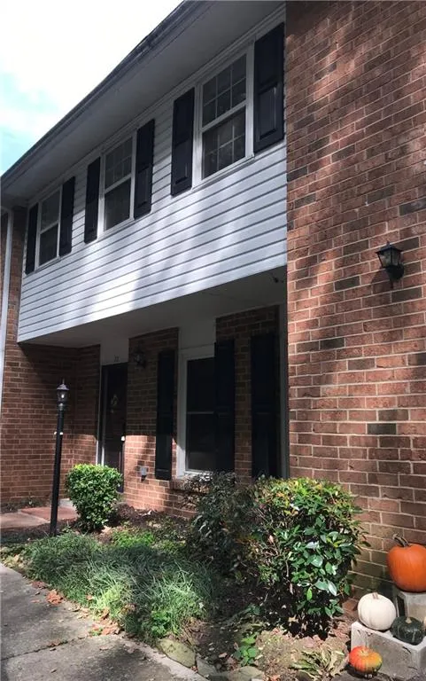 6520 Roswell Road Unit 73, Atlanta, Georgia 30328, 3 Bedrooms Bedrooms, ,2 BathroomsBathrooms,Residential,Sold,6520 Roswell Road Unit 73,6080214