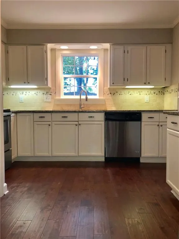 6520 Roswell Road Unit 73, Atlanta, Georgia 30328, 3 Bedrooms Bedrooms, ,2 BathroomsBathrooms,Residential,Sold,6520 Roswell Road Unit 73,6080214