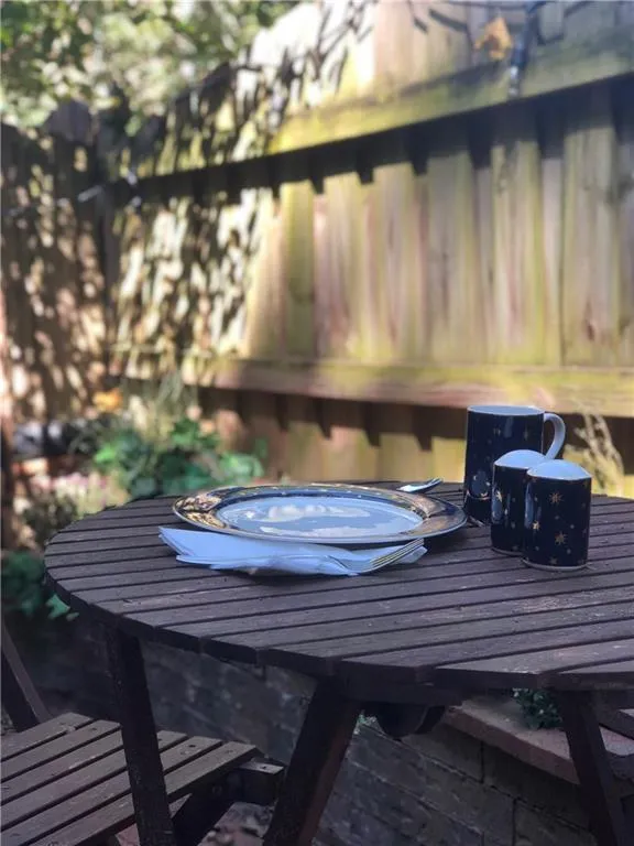 6520 Roswell Road Unit 73, Atlanta, Georgia 30328, 3 Bedrooms Bedrooms, ,2 BathroomsBathrooms,Residential,Sold,6520 Roswell Road Unit 73,6080214