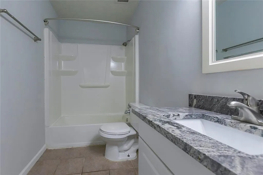 390 N River Parkway Unit F, Atlanta, Georgia 30350, 3 Bedrooms Bedrooms, ,2 BathroomsBathrooms,Residential,Sold,390 N River Parkway Unit F,7032163