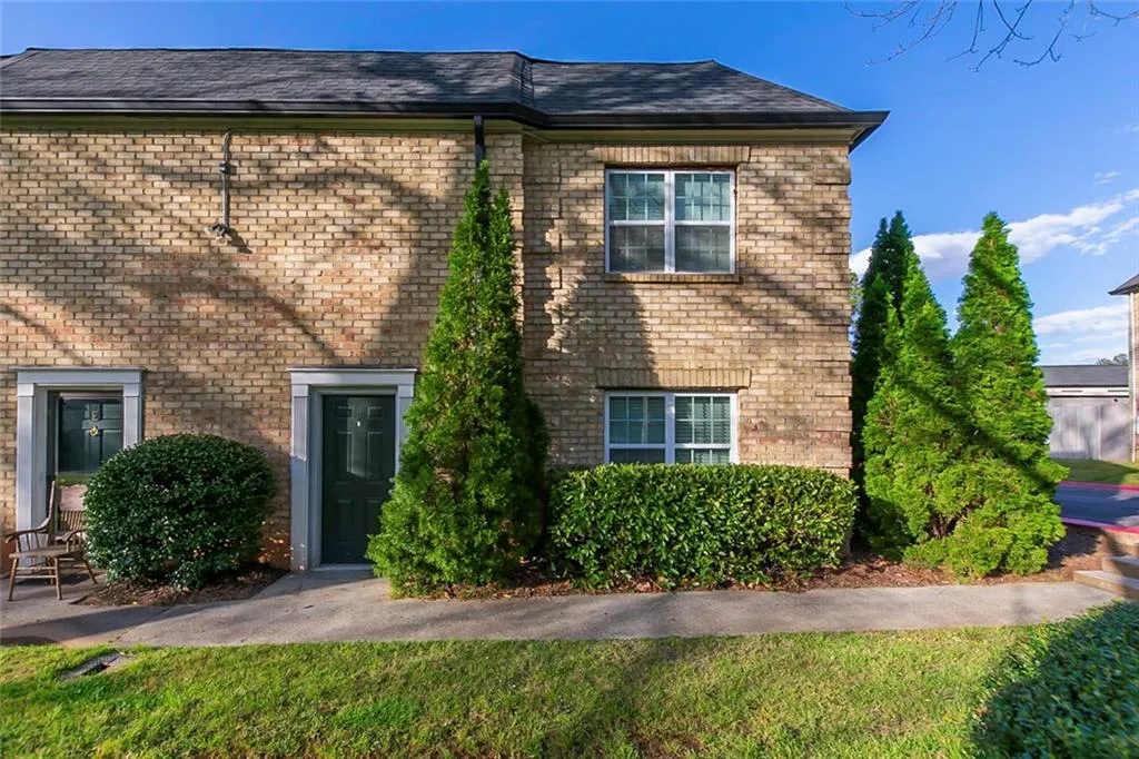 390 N River Parkway Unit F, Atlanta, Georgia 30350, 3 Bedrooms Bedrooms, ,2 BathroomsBathrooms,Residential,Sold,390 N River Parkway Unit F,7032163