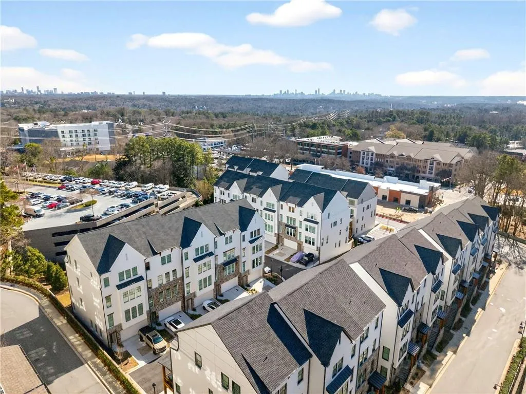 2722 Thornewilde Way, Atlanta, Georgia 30339, 3 Bedrooms Bedrooms, 0 ,4 BathroomsBathrooms,Residential,For Sale,2722 Thornewilde Way,7703425
