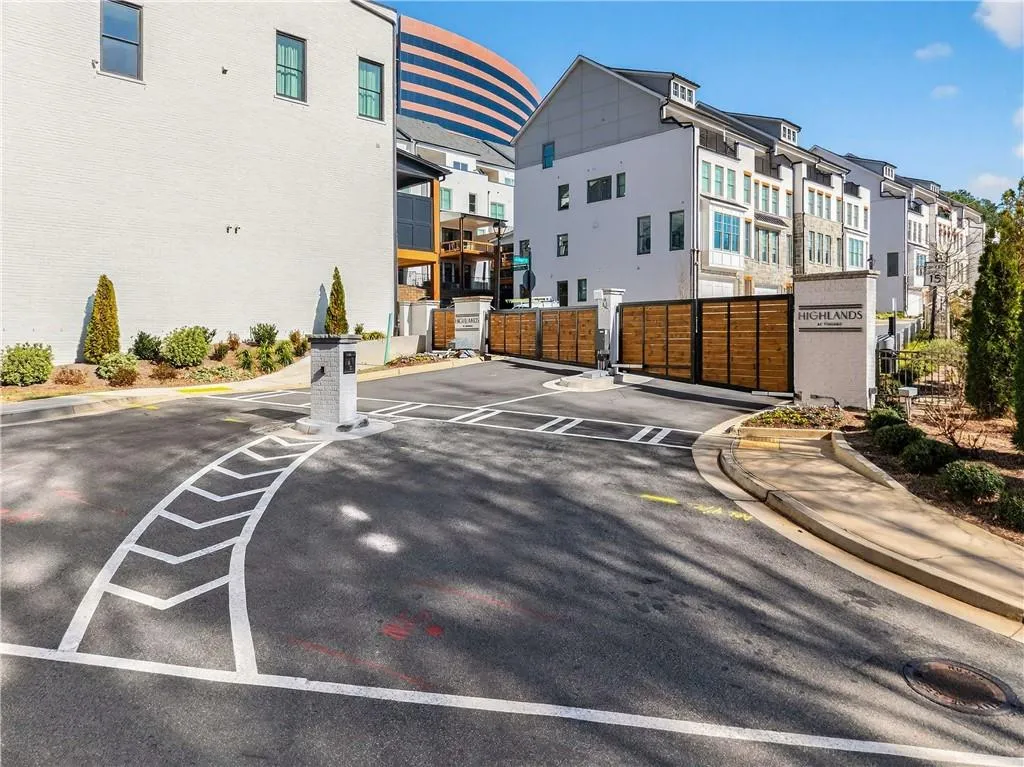 2722 Thornewilde Way, Atlanta, Georgia 30339, 3 Bedrooms Bedrooms, 0 ,4 BathroomsBathrooms,Residential,For Sale,2722 Thornewilde Way,7703425