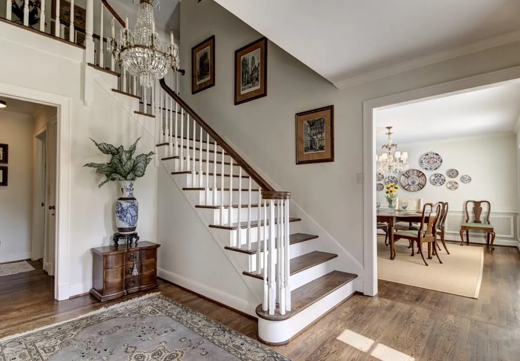 695 Fair Oaks Manor, Sandy Springs, Georgia 30327, 4 Bedrooms Bedrooms, ,3 BathroomsBathrooms,Residential,Sold,695 Fair Oaks Manor,5517537