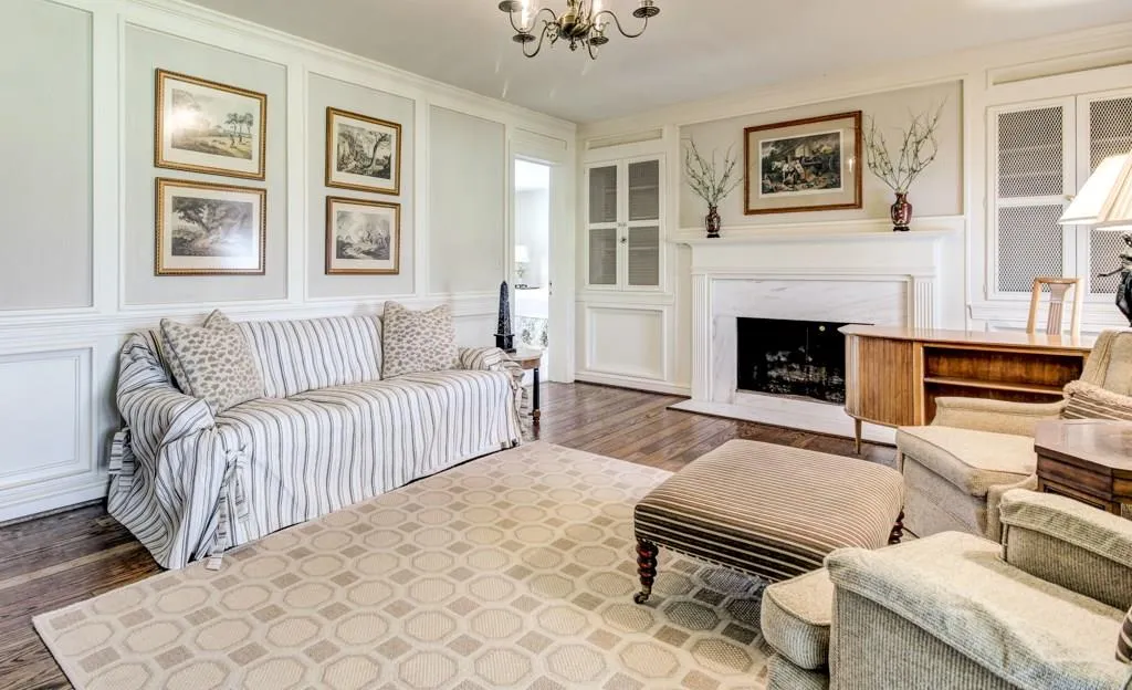 695 Fair Oaks Manor, Sandy Springs, Georgia 30327, 4 Bedrooms Bedrooms, ,3 BathroomsBathrooms,Residential,Sold,695 Fair Oaks Manor,5517537