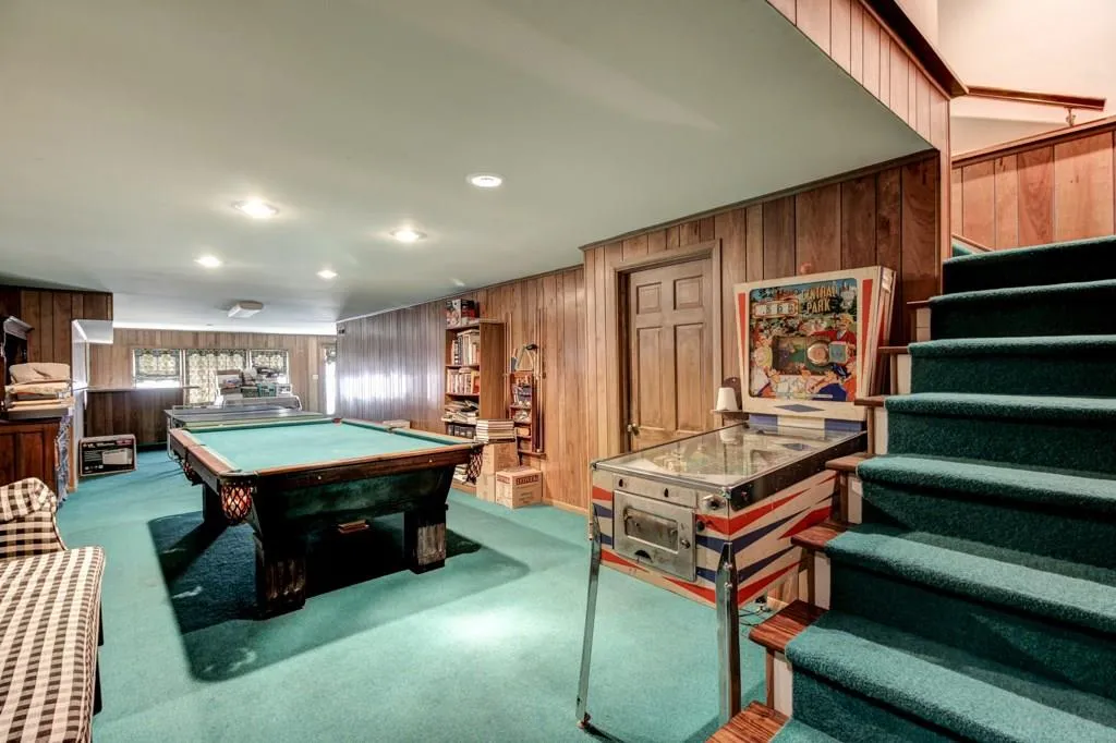 695 Fair Oaks Manor, Sandy Springs, Georgia 30327, 4 Bedrooms Bedrooms, ,3 BathroomsBathrooms,Residential,Sold,695 Fair Oaks Manor,5517537
