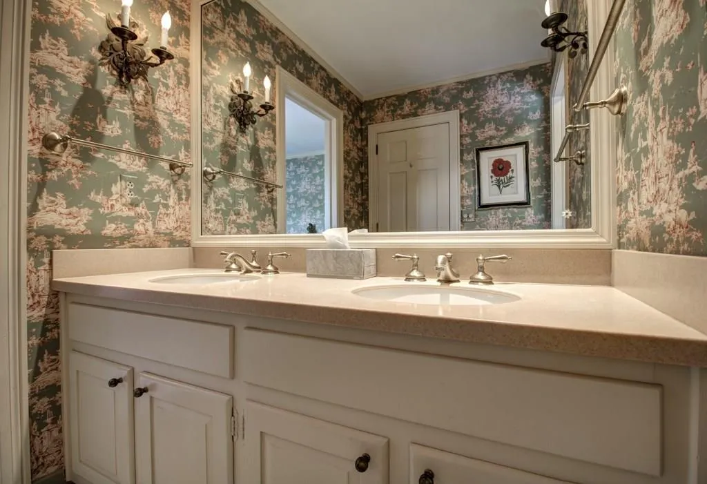 695 Fair Oaks Manor, Sandy Springs, Georgia 30327, 4 Bedrooms Bedrooms, ,3 BathroomsBathrooms,Residential,Sold,695 Fair Oaks Manor,5517537