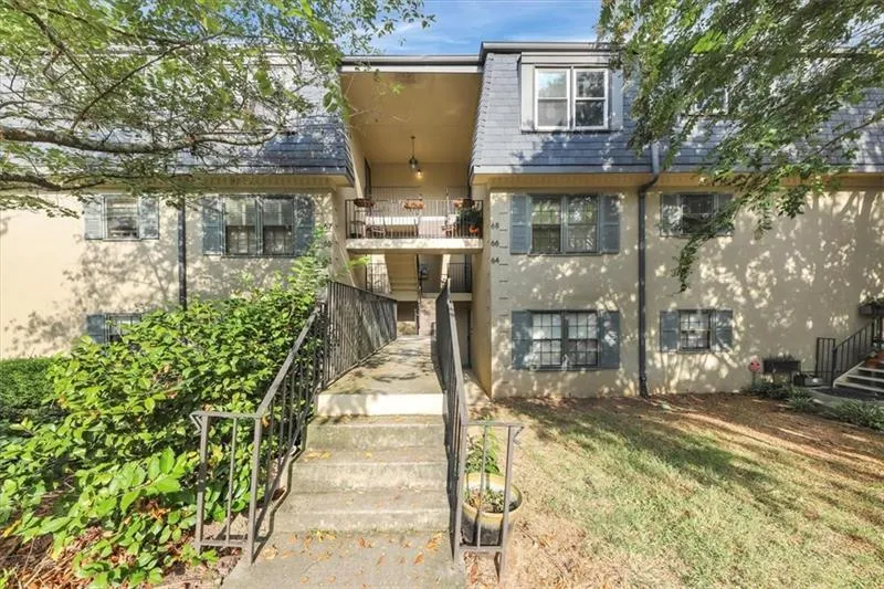 68 Montre Square Nw, Atlanta, Georgia 30327, 2 Bedrooms Bedrooms, ,2 BathroomsBathrooms,Residential,For Sale,68 Montre Square Nw,7617912