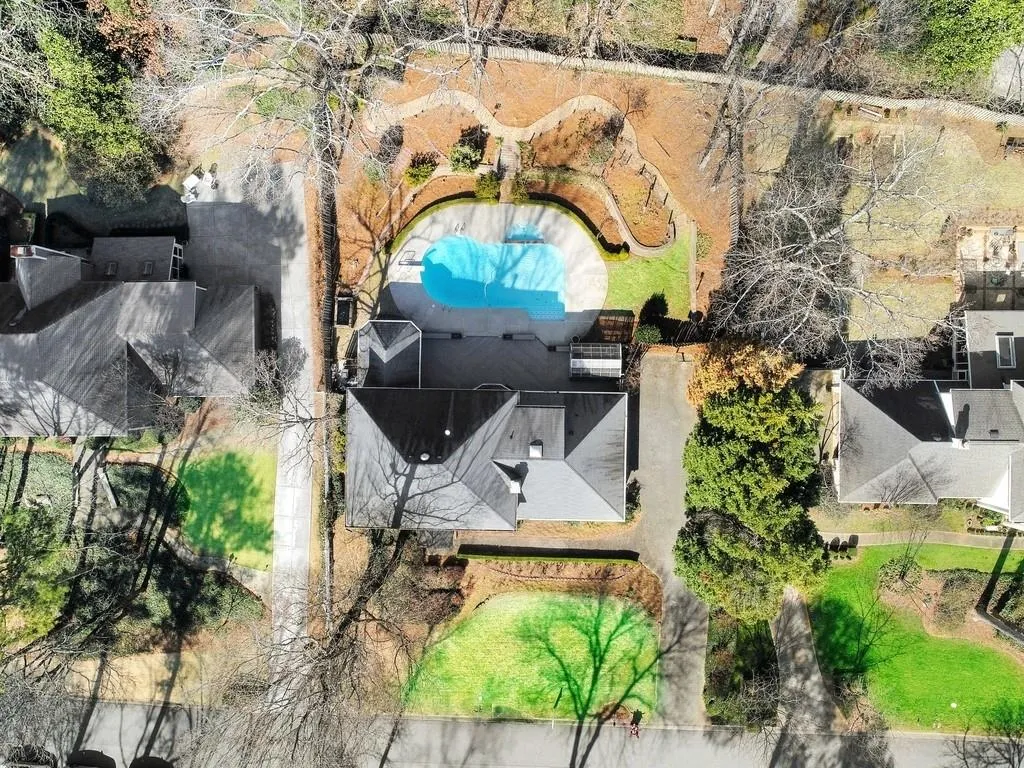 560 Cambridge Way Ne, Sandy Springs, Georgia 30328, 5 Bedrooms Bedrooms, ,3 BathroomsBathrooms,Residential,Sold,560 Cambridge Way Ne,6668380