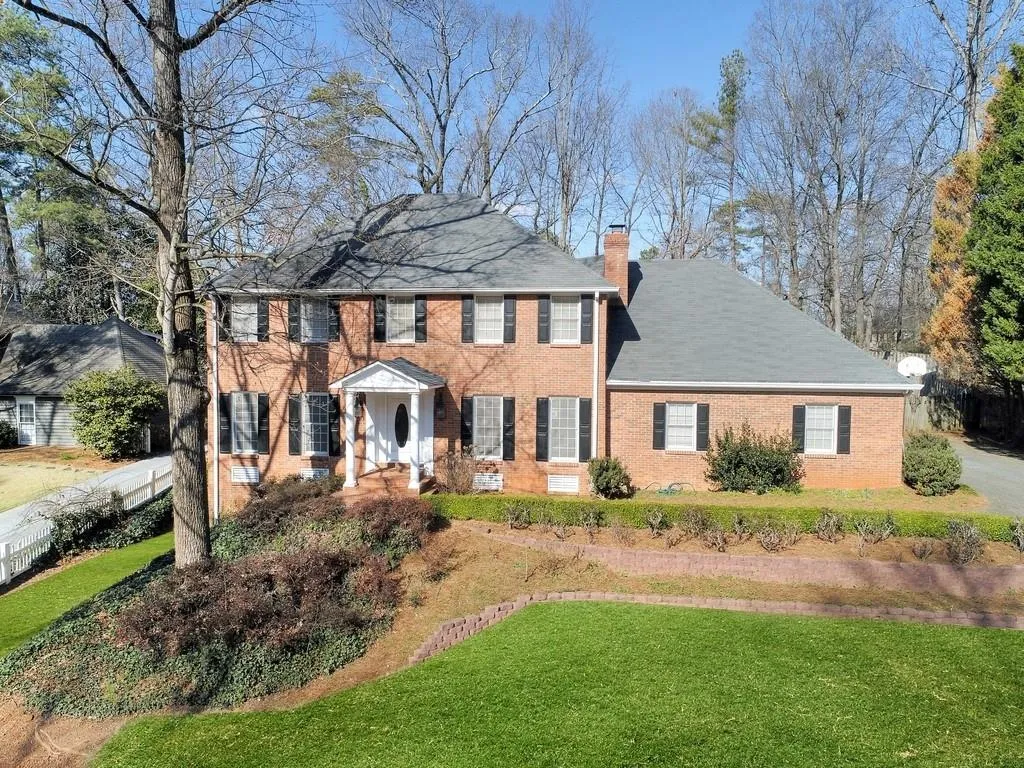 560 Cambridge Way Ne, Sandy Springs, Georgia 30328, 5 Bedrooms Bedrooms, ,3 BathroomsBathrooms,Residential,Sold,560 Cambridge Way Ne,6668380