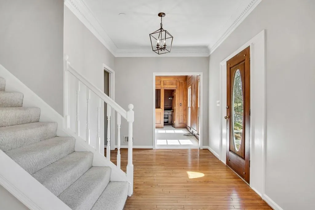 560 Cambridge Way Ne, Sandy Springs, Georgia 30328, 5 Bedrooms Bedrooms, ,3 BathroomsBathrooms,Residential,Sold,560 Cambridge Way Ne,6668380