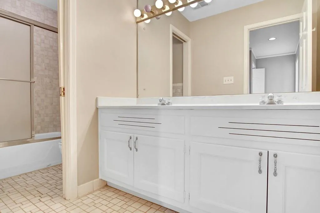 560 Cambridge Way Ne, Sandy Springs, Georgia 30328, 5 Bedrooms Bedrooms, ,3 BathroomsBathrooms,Residential,Sold,560 Cambridge Way Ne,6668380