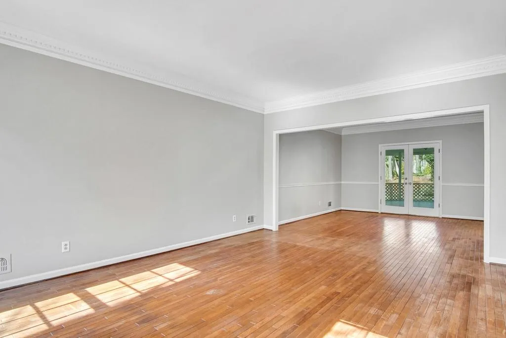 560 Cambridge Way Ne, Sandy Springs, Georgia 30328, 5 Bedrooms Bedrooms, ,3 BathroomsBathrooms,Residential,Sold,560 Cambridge Way Ne,6668380