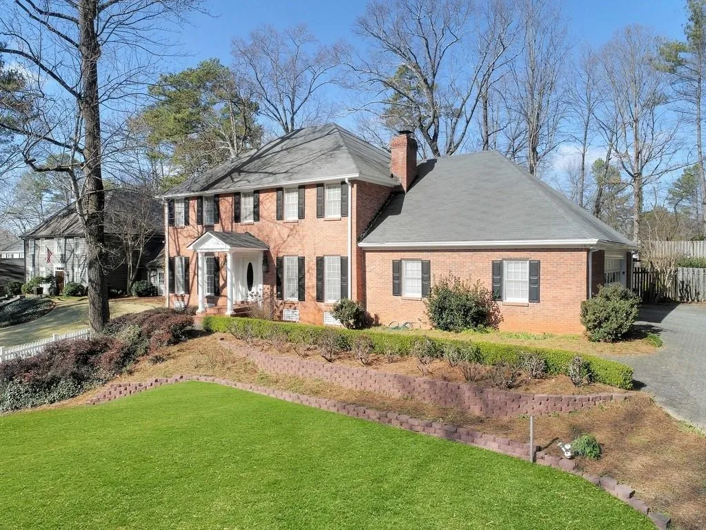 560 Cambridge Way Ne, Sandy Springs, Georgia 30328, 5 Bedrooms Bedrooms, ,3 BathroomsBathrooms,Residential,Sold,560 Cambridge Way Ne,6668380