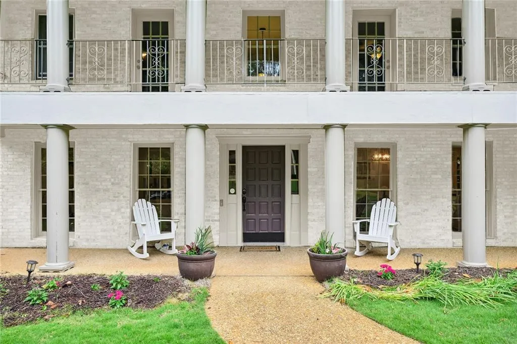 6270 Riverwood Drive, Atlanta, Georgia 30328, 5 Bedrooms Bedrooms, ,5 BathroomsBathrooms,Residential,Sold,6270 Riverwood Drive,7221628