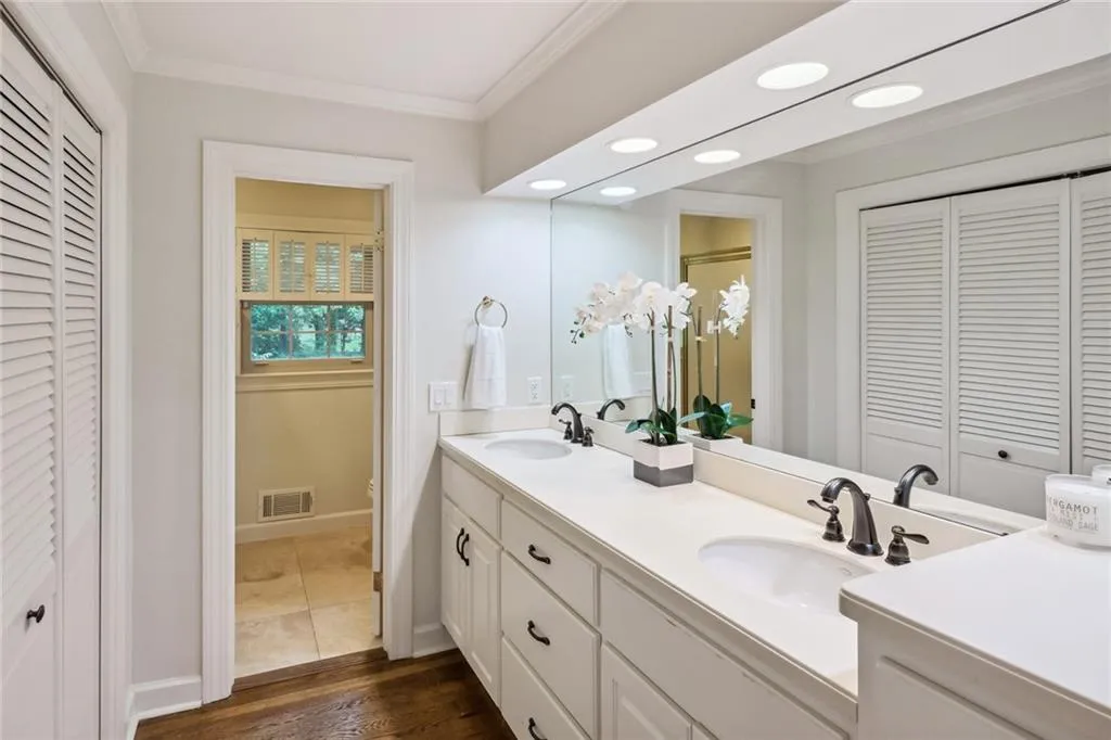 6270 Riverwood Drive, Atlanta, Georgia 30328, 5 Bedrooms Bedrooms, ,5 BathroomsBathrooms,Residential,Sold,6270 Riverwood Drive,7221628