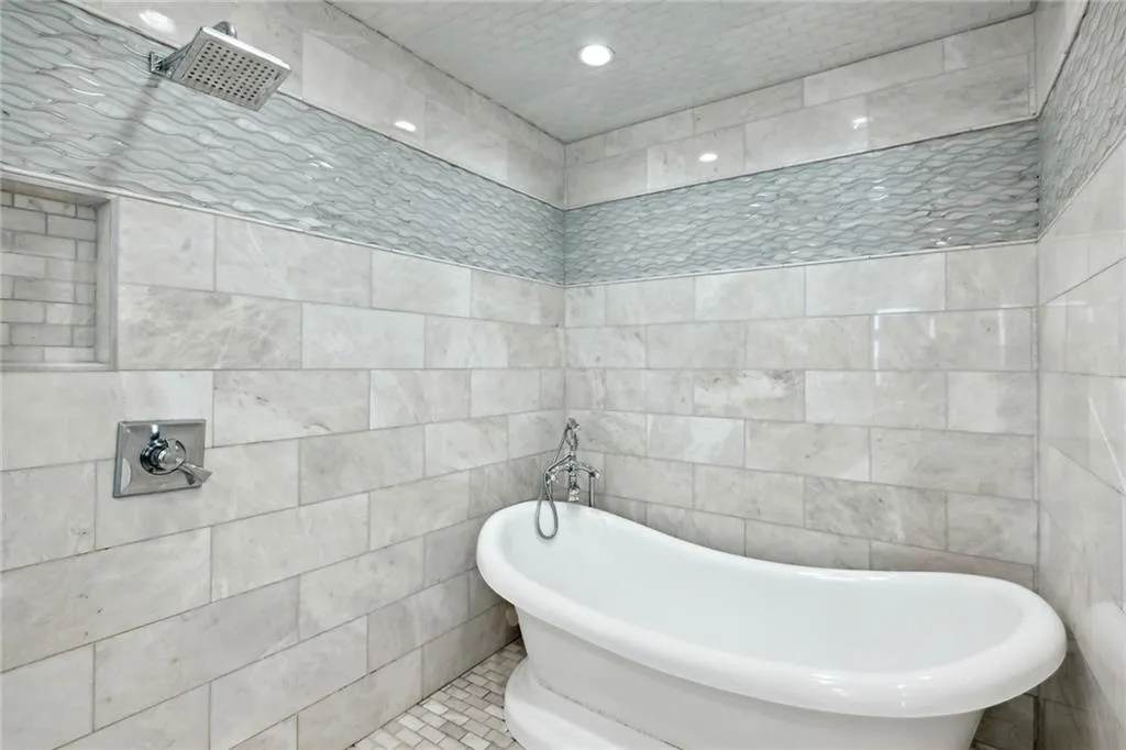 6270 Riverwood Drive, Atlanta, Georgia 30328, 5 Bedrooms Bedrooms, ,5 BathroomsBathrooms,Residential,Sold,6270 Riverwood Drive,7221628