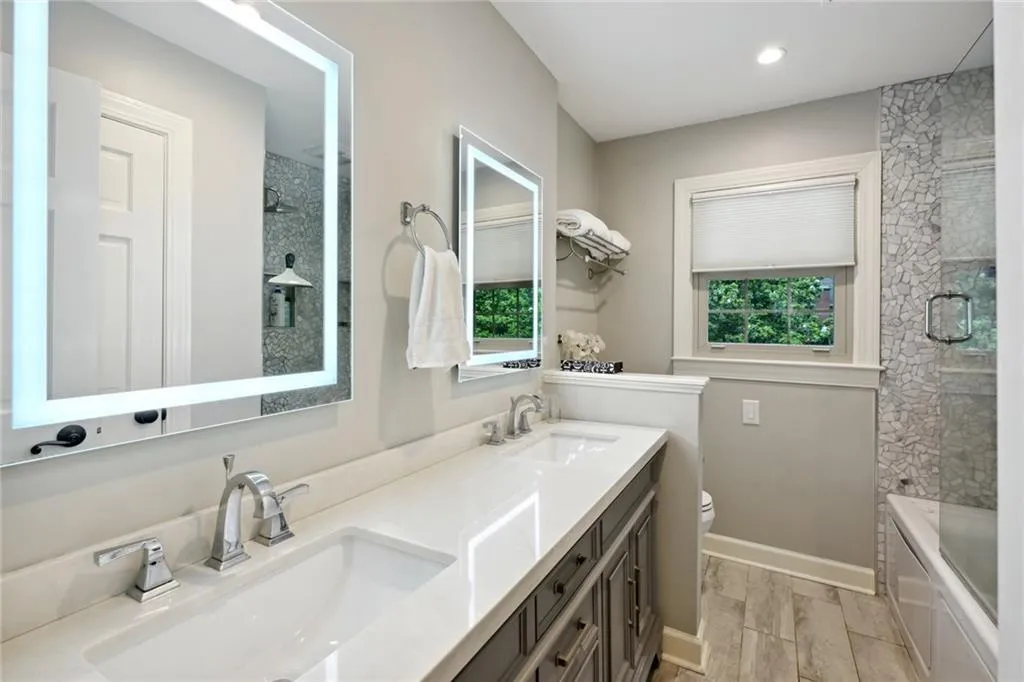 6270 Riverwood Drive, Atlanta, Georgia 30328, 5 Bedrooms Bedrooms, ,5 BathroomsBathrooms,Residential,Sold,6270 Riverwood Drive,7221628