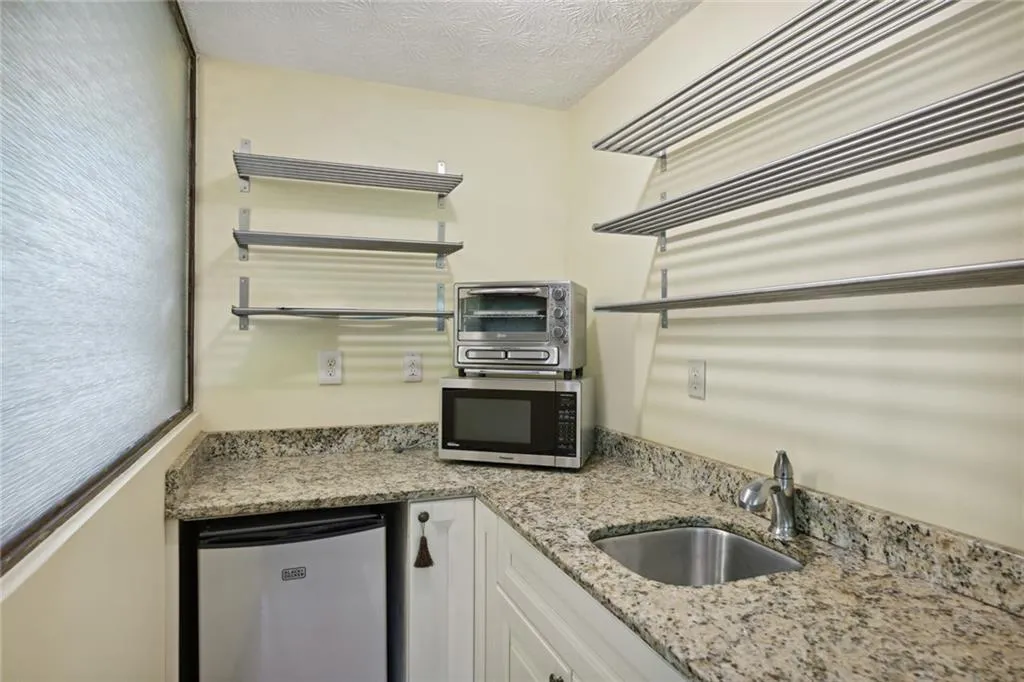 6270 Riverwood Drive, Atlanta, Georgia 30328, 5 Bedrooms Bedrooms, ,5 BathroomsBathrooms,Residential,Sold,6270 Riverwood Drive,7221628