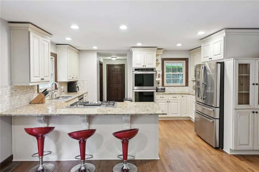 6270 Riverwood Drive, Atlanta, Georgia 30328, 5 Bedrooms Bedrooms, ,5 BathroomsBathrooms,Residential,Sold,6270 Riverwood Drive,7221628