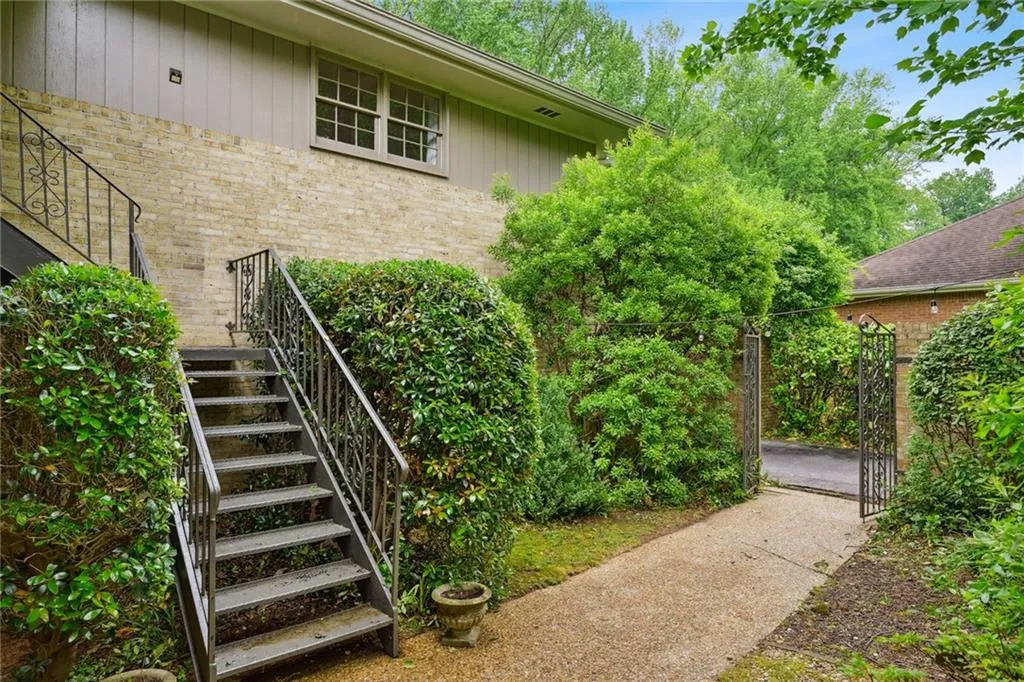 6270 Riverwood Drive, Atlanta, Georgia 30328, 5 Bedrooms Bedrooms, ,5 BathroomsBathrooms,Residential,Sold,6270 Riverwood Drive,7221628