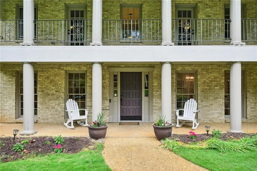 6270 Riverwood Drive, Atlanta, Georgia 30328, 5 Bedrooms Bedrooms, ,5 BathroomsBathrooms,Residential,Sold,6270 Riverwood Drive,7221628