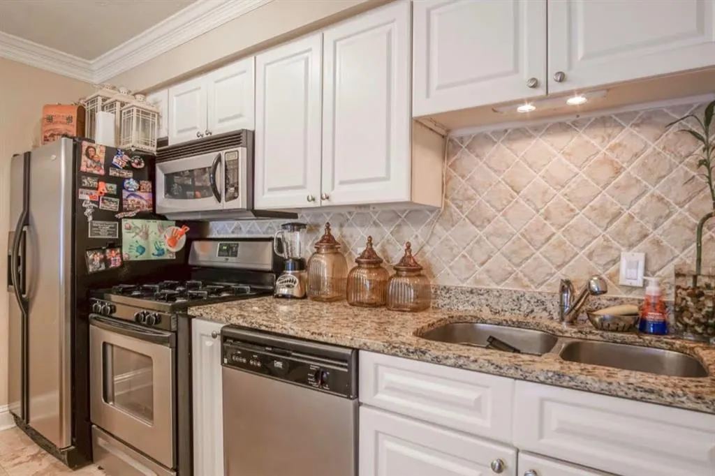 6980 Roswell Road Unit L3, Atlanta, Georgia 30328, 1 Bedroom Bedrooms, ,1 BathroomBathrooms,Residential,Sold,6980 Roswell Road Unit L3,6058396
