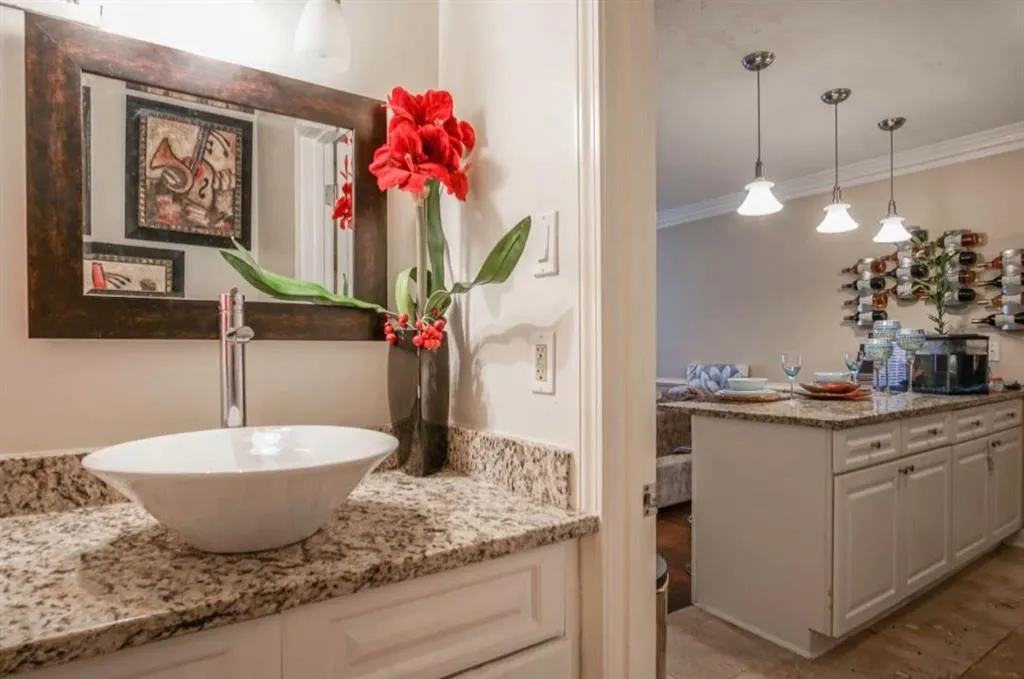 6980 Roswell Road Unit L3, Atlanta, Georgia 30328, 1 Bedroom Bedrooms, ,1 BathroomBathrooms,Residential,Sold,6980 Roswell Road Unit L3,6058396