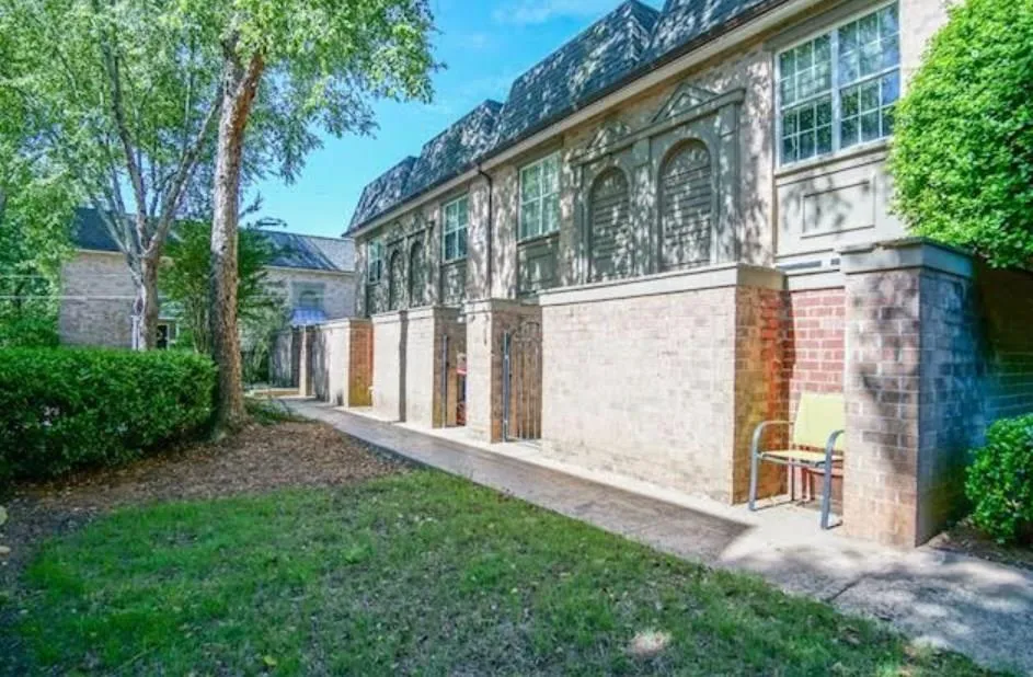 6980 Roswell Road Unit L3, Atlanta, Georgia 30328, 1 Bedroom Bedrooms, ,1 BathroomBathrooms,Residential,Sold,6980 Roswell Road Unit L3,6058396