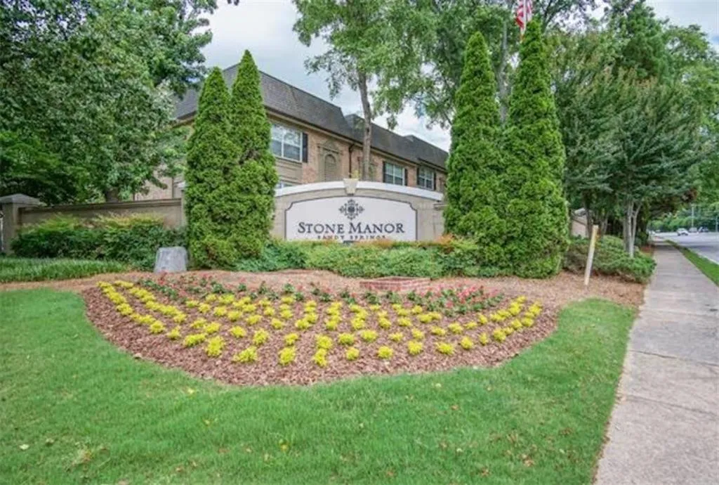 6980 Roswell Road Unit L3, Atlanta, Georgia 30328, 1 Bedroom Bedrooms, ,1 BathroomBathrooms,Residential,Sold,6980 Roswell Road Unit L3,6058396