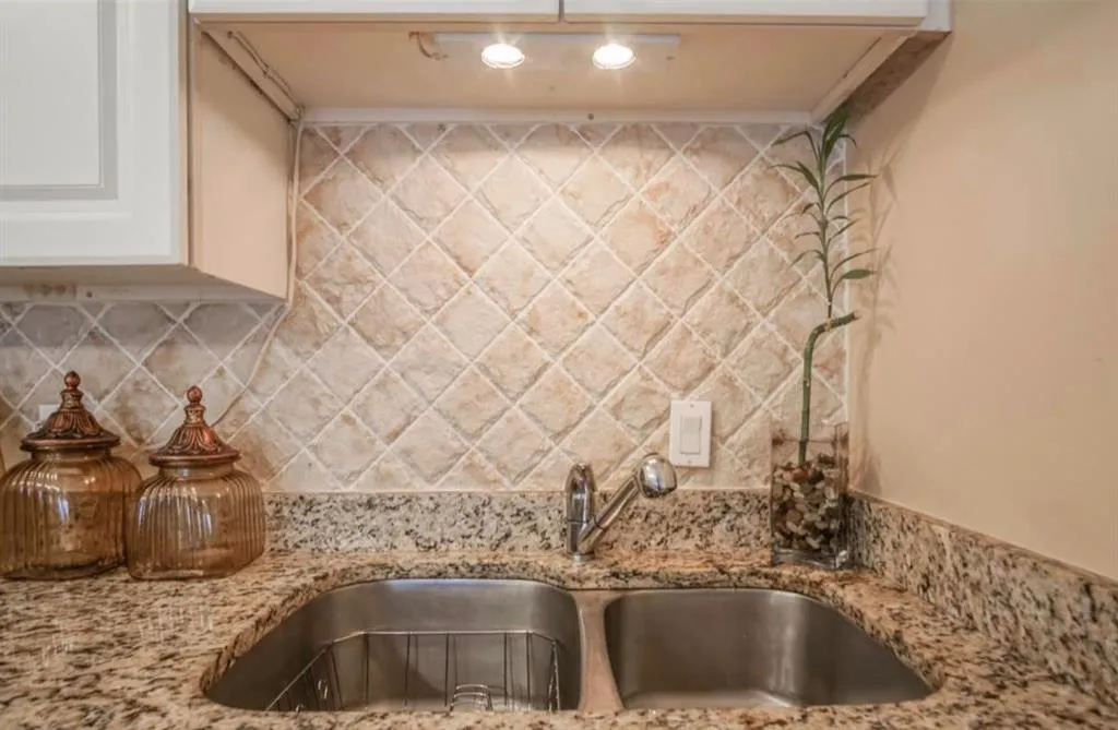 6980 Roswell Road Unit L3, Atlanta, Georgia 30328, 1 Bedroom Bedrooms, ,1 BathroomBathrooms,Residential,Sold,6980 Roswell Road Unit L3,6058396