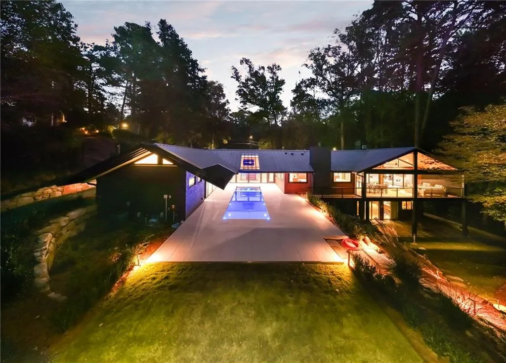 585 Amberidge Trail, Atlanta, Georgia 30328, 6 Bedrooms Bedrooms, ,5 BathroomsBathrooms,Residential,For Sale,585 Amberidge Trail,7724638