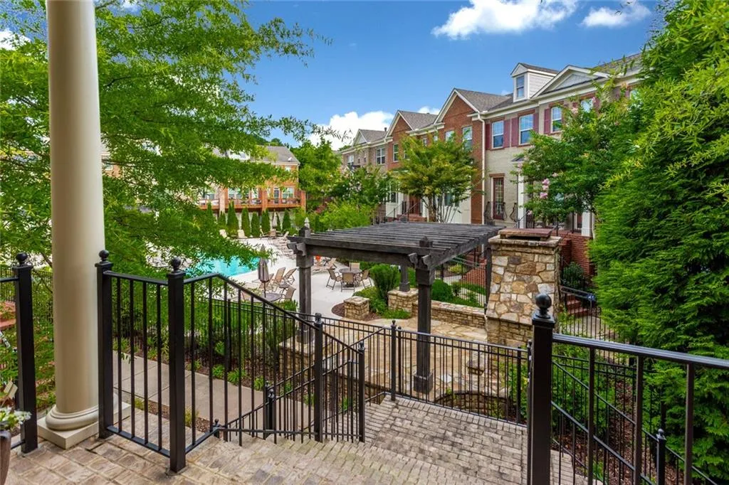 320 Alderwood Lane, Atlanta, Georgia 30328, 3 Bedrooms Bedrooms, ,3 BathroomsBathrooms,Residential,Sold,320 Alderwood Lane,6912467