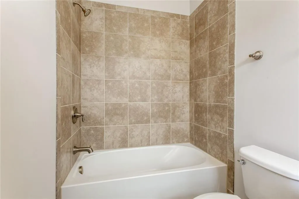 320 Alderwood Lane, Atlanta, Georgia 30328, 3 Bedrooms Bedrooms, ,3 BathroomsBathrooms,Residential,Sold,320 Alderwood Lane,6912467