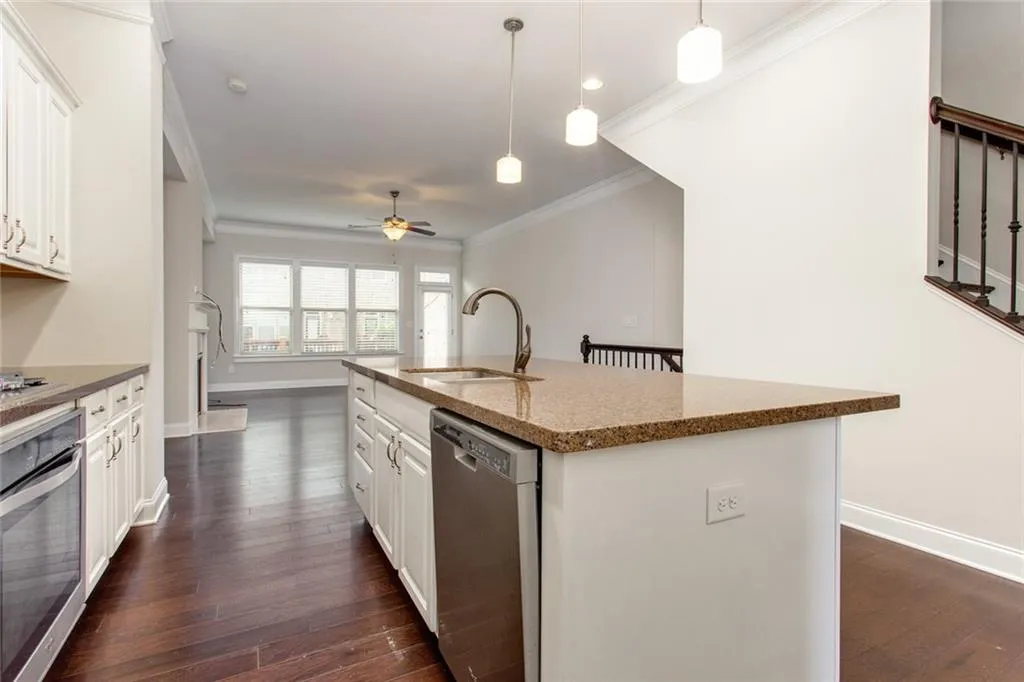 320 Alderwood Lane, Atlanta, Georgia 30328, 3 Bedrooms Bedrooms, ,3 BathroomsBathrooms,Residential,Sold,320 Alderwood Lane,6912467