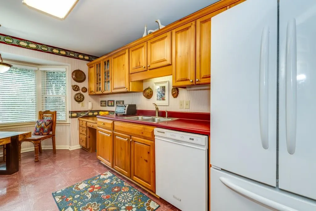 704 Bainbridge Drive, Atlanta, Georgia 30327, 3 Bedrooms Bedrooms, ,2 BathroomsBathrooms,Residential,Sold,704 Bainbridge Drive,6125983
