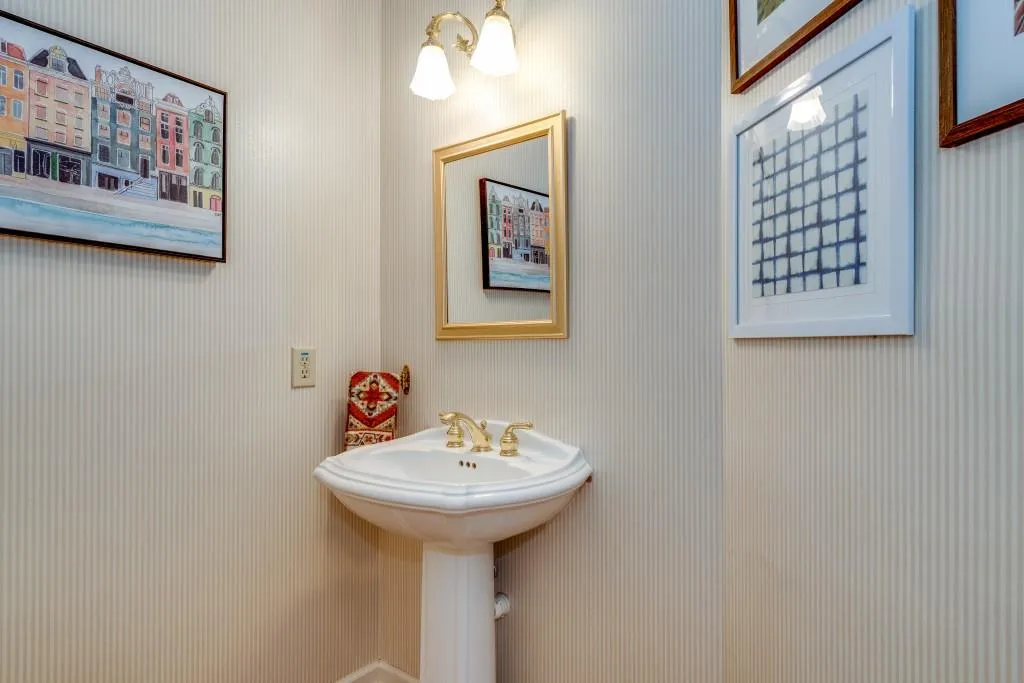 704 Bainbridge Drive, Atlanta, Georgia 30327, 3 Bedrooms Bedrooms, ,2 BathroomsBathrooms,Residential,Sold,704 Bainbridge Drive,6125983