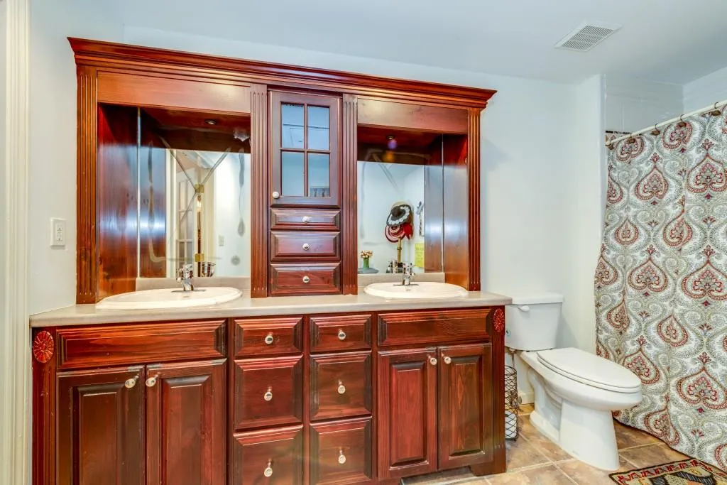 704 Bainbridge Drive, Atlanta, Georgia 30327, 3 Bedrooms Bedrooms, ,2 BathroomsBathrooms,Residential,Sold,704 Bainbridge Drive,6125983