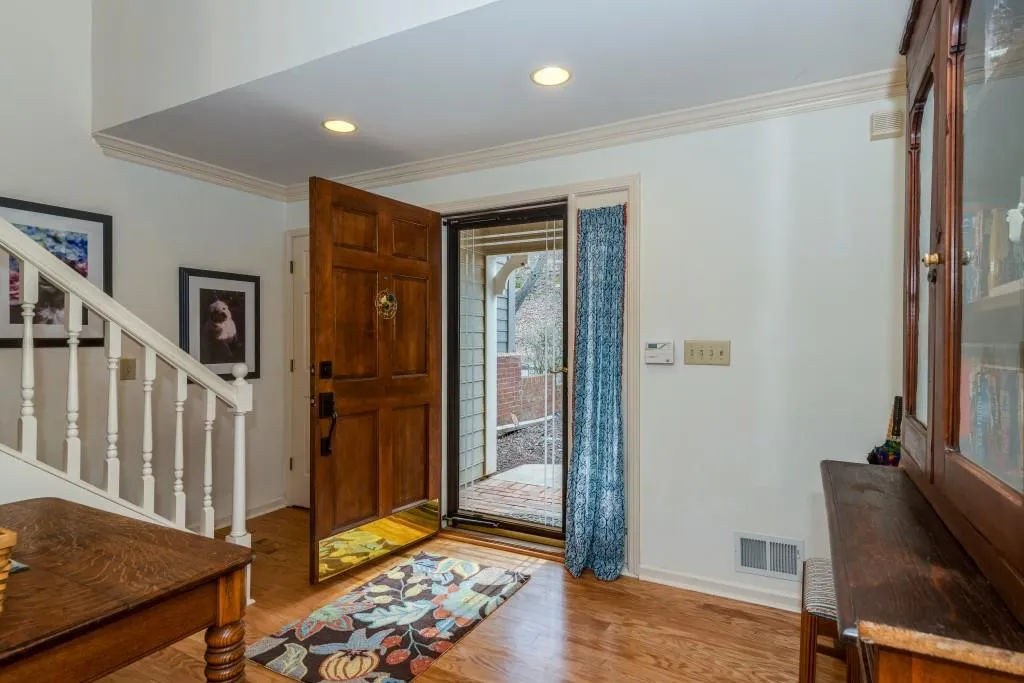 704 Bainbridge Drive, Atlanta, Georgia 30327, 3 Bedrooms Bedrooms, ,2 BathroomsBathrooms,Residential,Sold,704 Bainbridge Drive,6125983