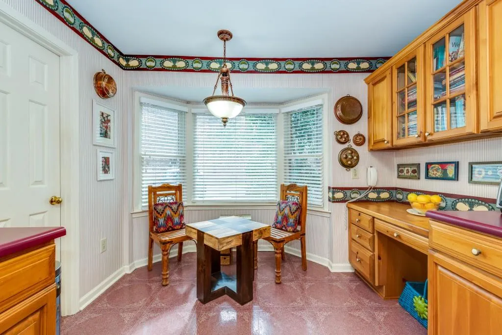 704 Bainbridge Drive, Atlanta, Georgia 30327, 3 Bedrooms Bedrooms, ,2 BathroomsBathrooms,Residential,Sold,704 Bainbridge Drive,6125983