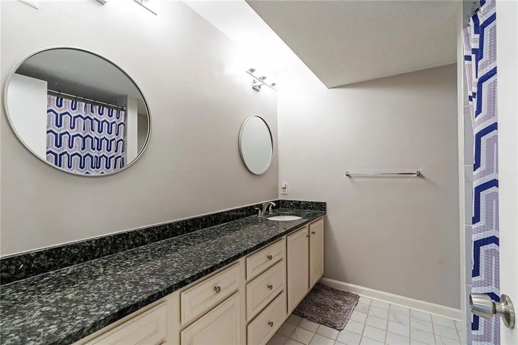 6851 Roswell Road Unit M18, Sandy Springs, Georgia 30328, 3 Bedrooms Bedrooms, ,2 BathroomsBathrooms,Residential,Sold,6851 Roswell Road Unit M18,6988950